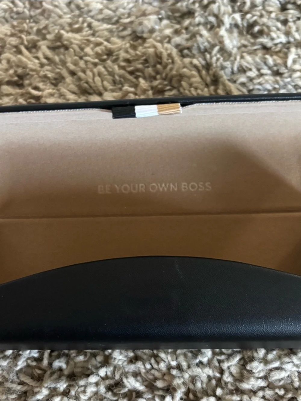 Boss Black Leather Wallet with Tricolor Ribbon Detail unisex mint